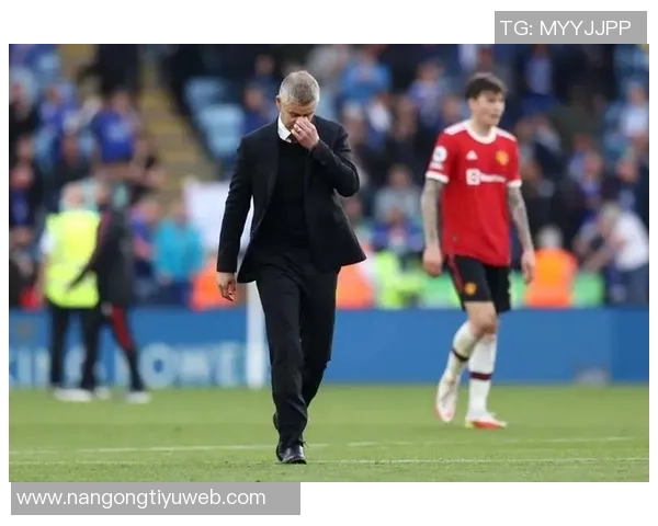 曼联对索帅回归舆论反响强烈近四年仅有一次执教经历引发争议