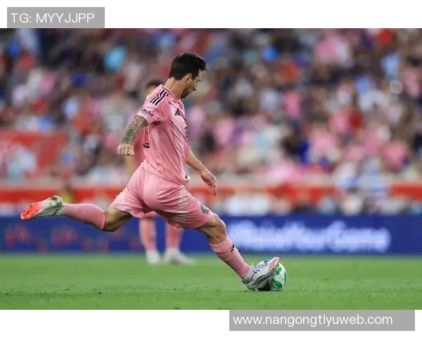 苏亚雷斯精彩表现梅开二度助力迈阿密实现惊天逆转战平对手